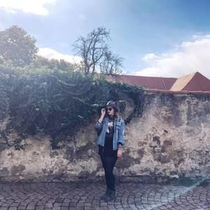 Meet your Posher, Olivia